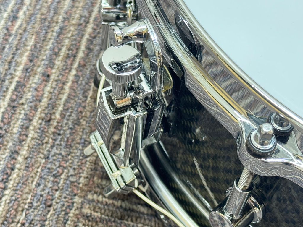 カーボンファイバースネアドラム