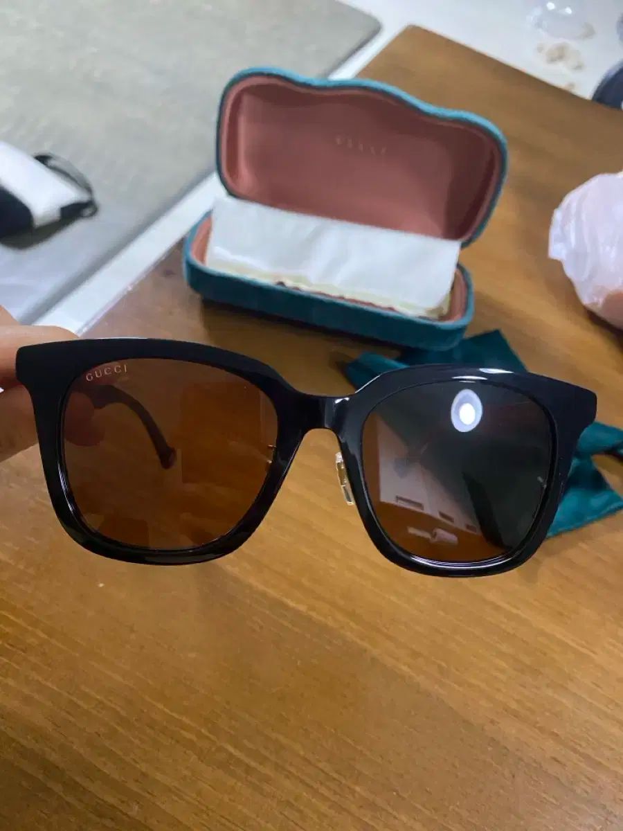 GUCCI グッチ GG1002SK サングラス アジアンフィット 男女OK GUCCI グッチ サングラス インターロッキング GG GG1002SK 001