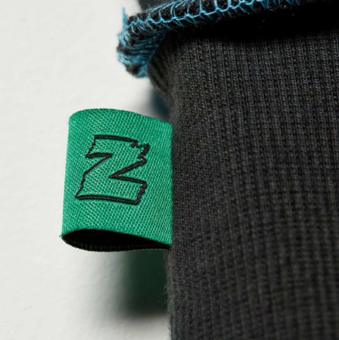 【新品未使用】 ずとまよ Vintage Hoodie 「喫茶・愛のペガサス」 Premium Tour Hoodie - ZUTOMAYO MART