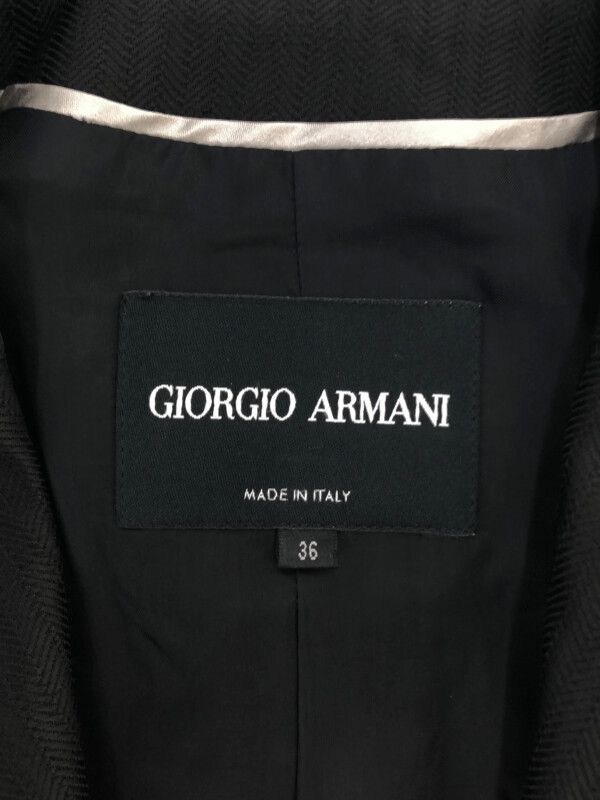 GIORGIO ARMANI ジョルジオアルマーニ ピークドラペルヘリンボーンジャケット ブラック 36新古品使用感の無い新品同様品Ａ