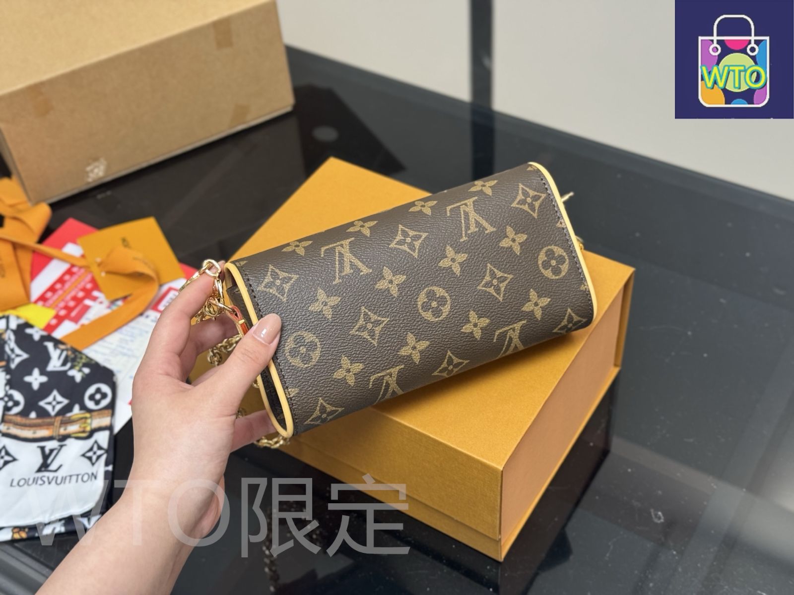 今日WTO】Louis Vuitton ルイヴィトン カミーユ グローブ