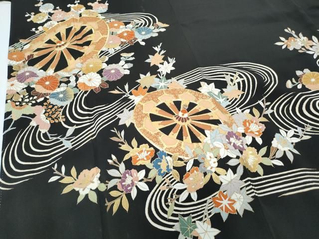 豪華黒留袖 駒刺繍