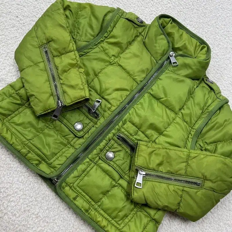 純正品| 2Y BURBERRY バーバリー トゥイーン ダウン