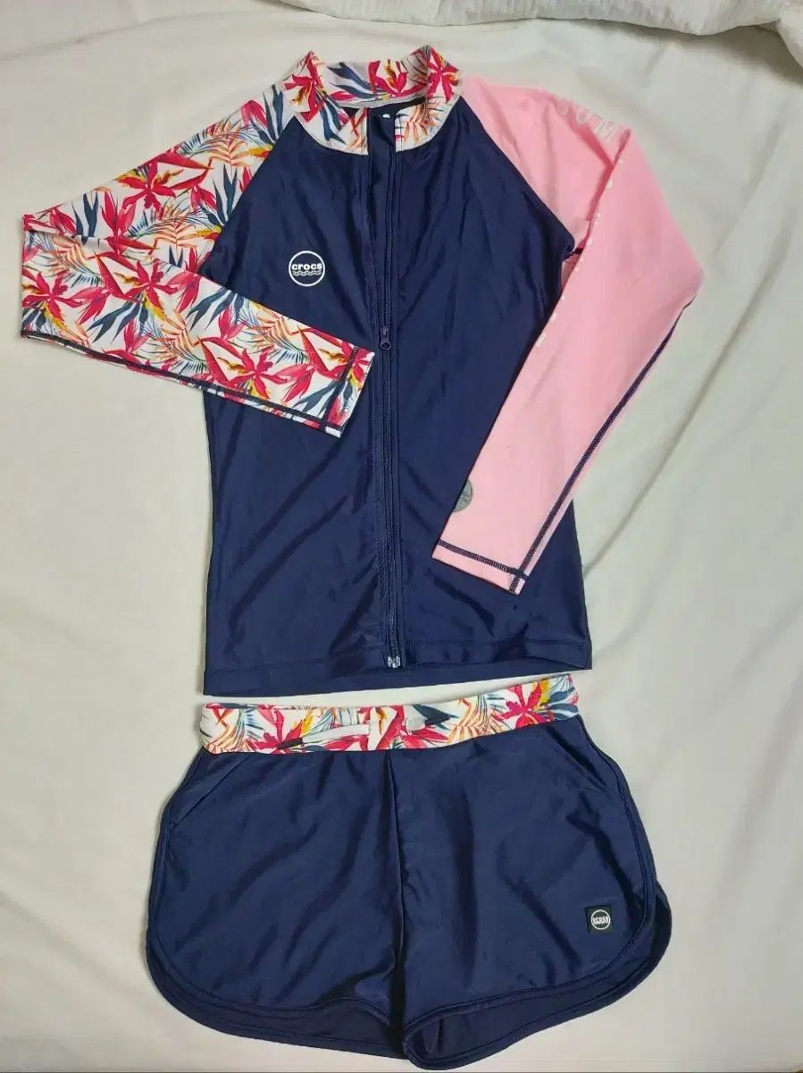 クロックス レディース ラッシュガード 水着 セット s サイズ 55 していた製品以外の