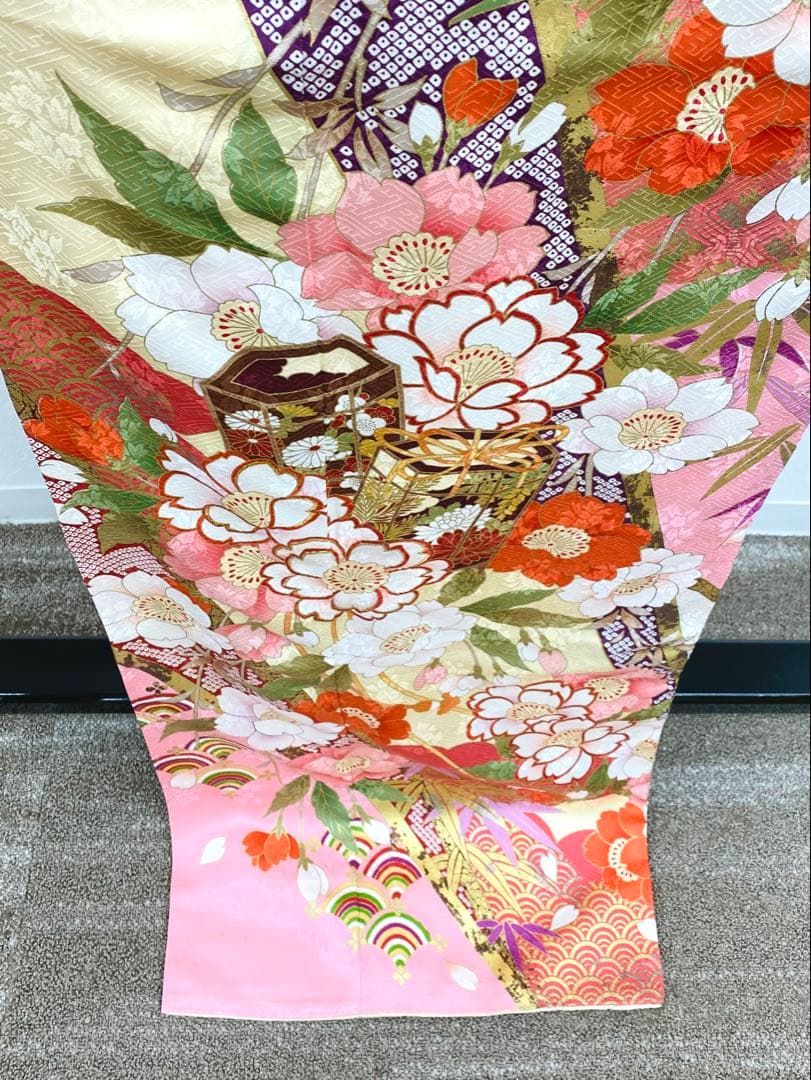 振袖 豪華 刺繍 金彩 紋意匠 身丈172cm 撥水加工済 MO2693 - メルカリ