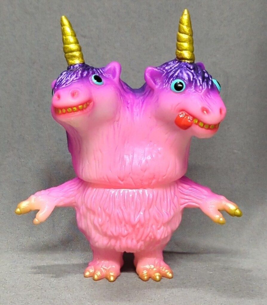 RAMPAGE TOYS SPLURRT 2 Headed Unicorn Monster 蓄光成型