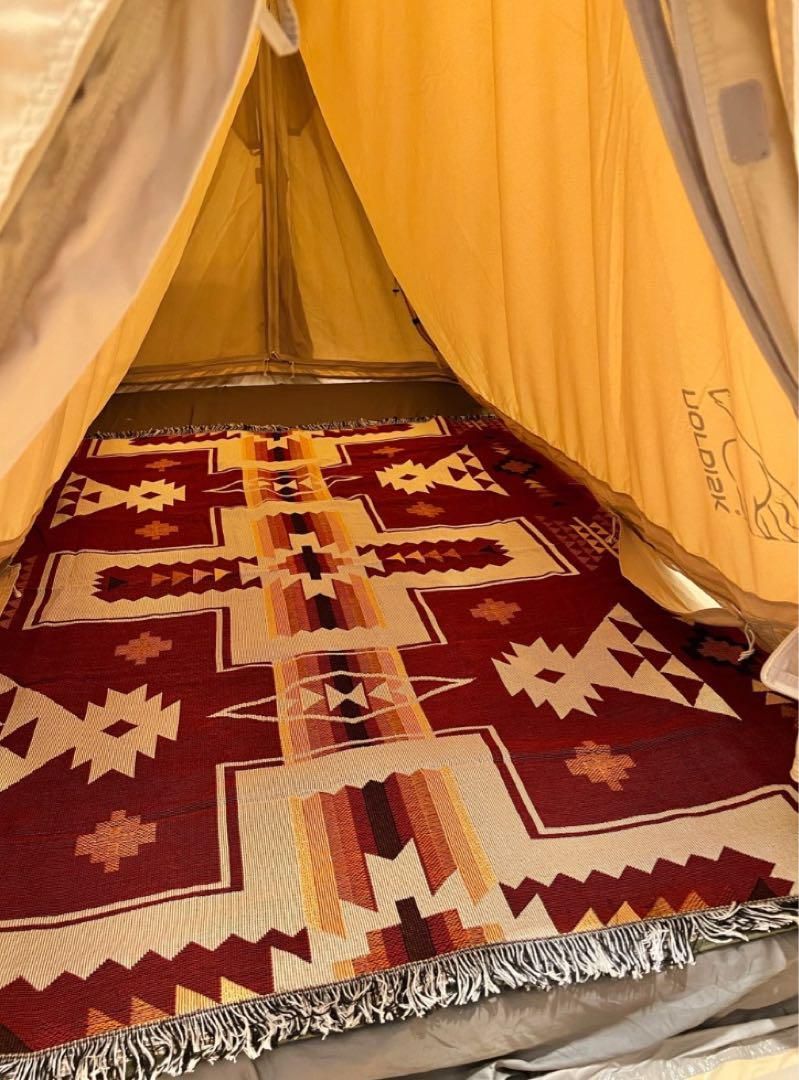 ラグマット キャンプマット ビーチマット 民族柄 ネイティブ ソファーカバー ベッドカバー 赤 白 - メルカリ