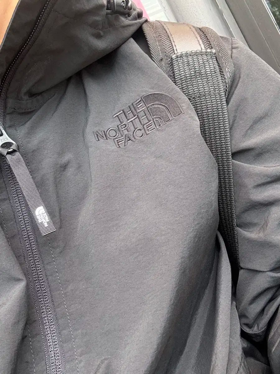 THE NORTH FACE ザ ノース フェイス ブラック ウィンドブレーカー ジャケット