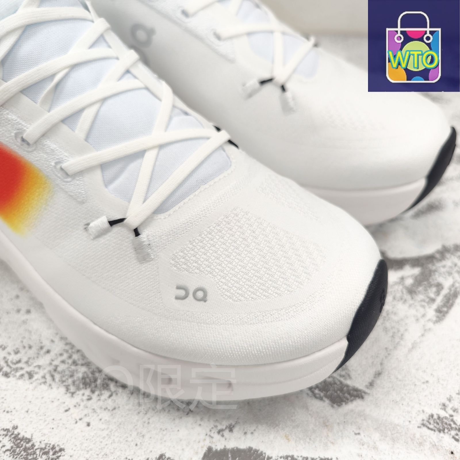 ON Cloudtilt（クラウドティルト）ホワイト スニーカー 男女兼用