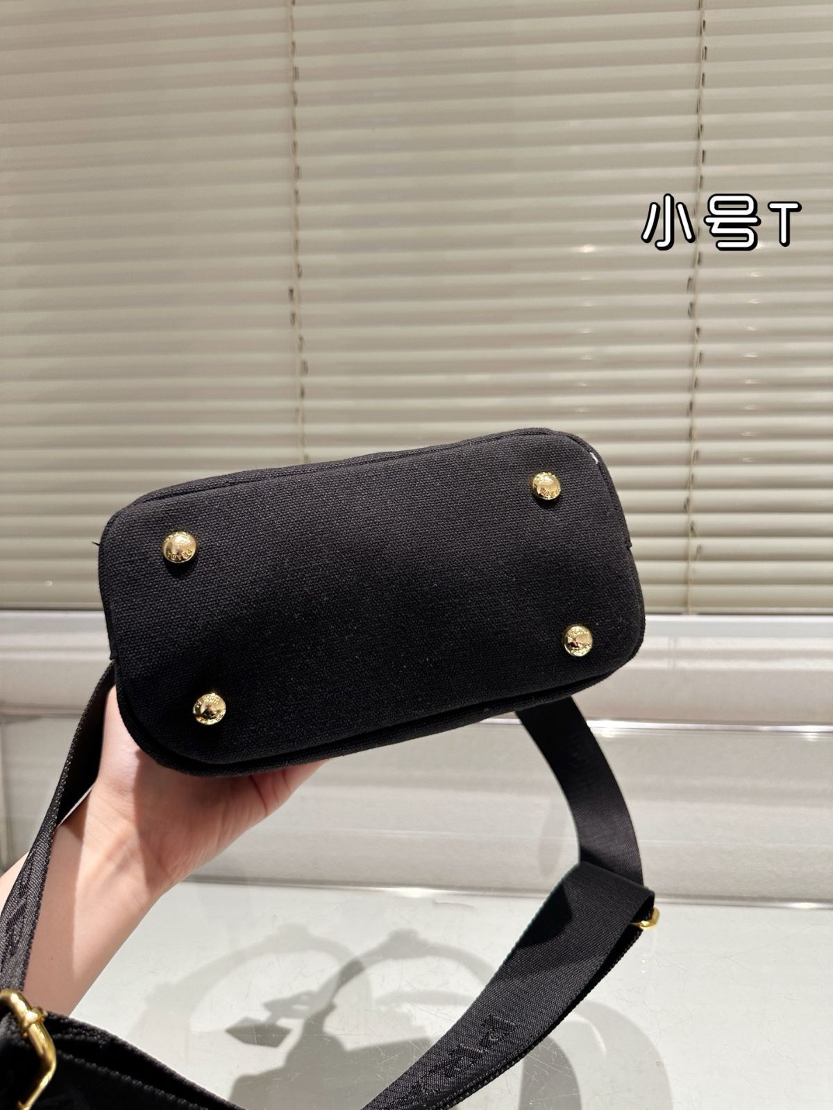 【PRADA】プラダ トートバッグ ブルー 2025AW キャンバス ブルー（青）系 PRADA(プラダ) トートバッグ