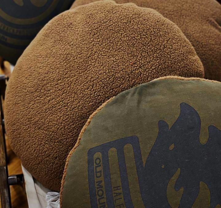 old mountain non sleep cushion 65cm