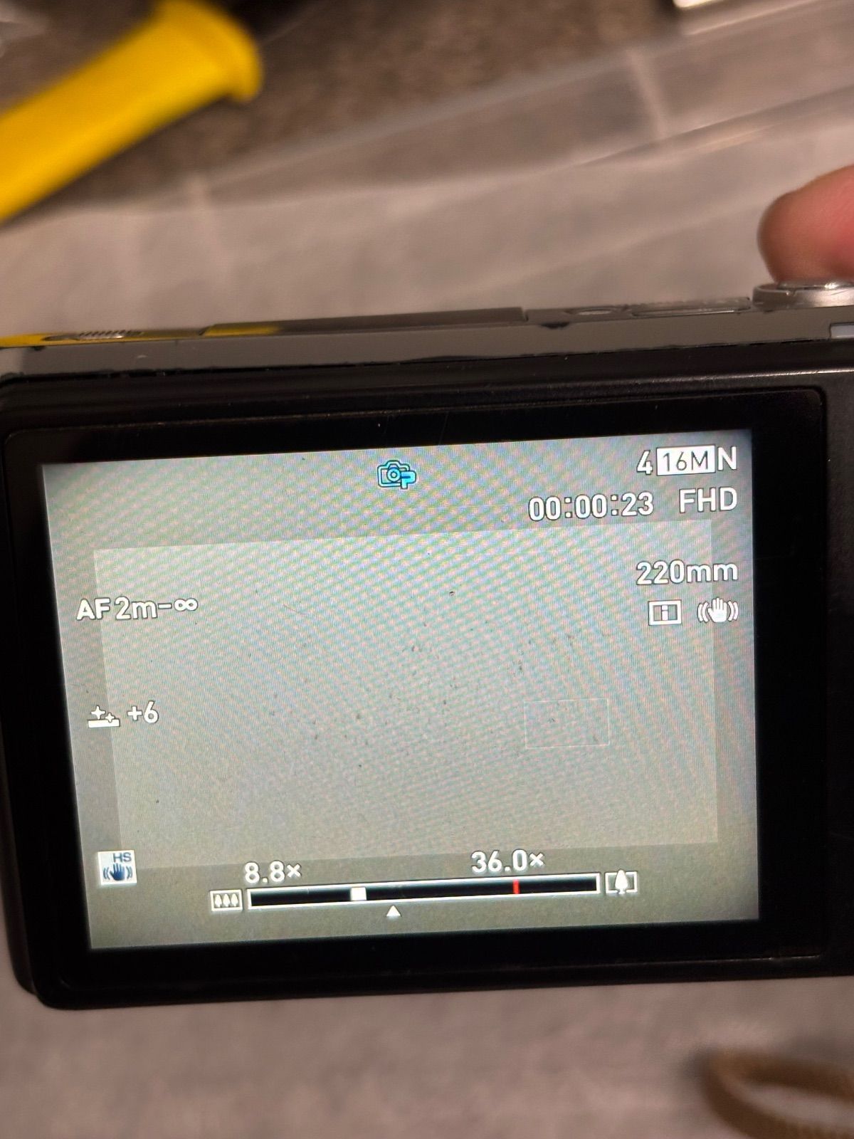 CASIO EXILIM ZR700 8143