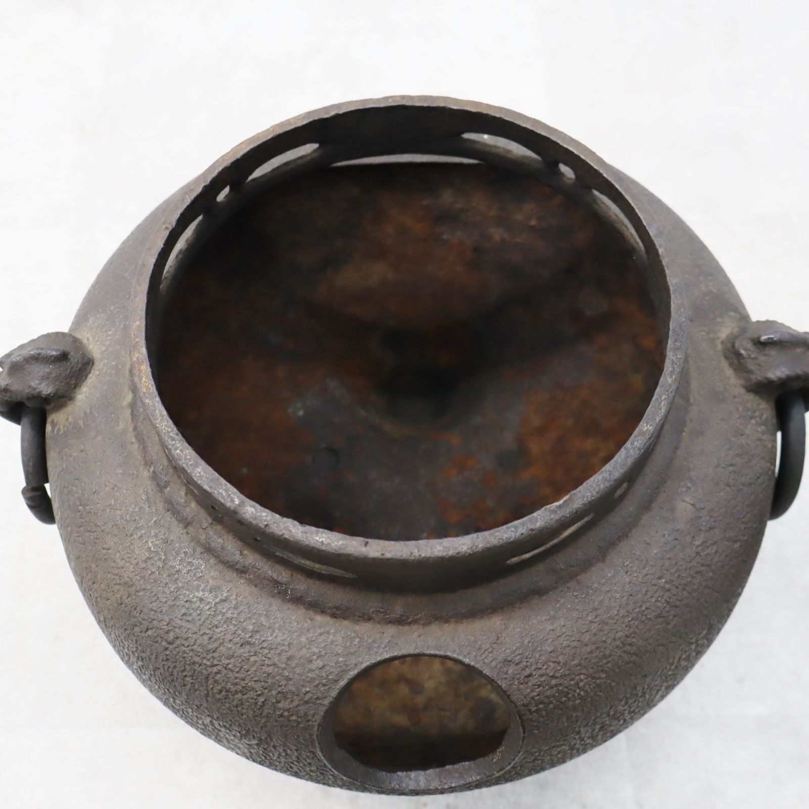 囲炉裏湯釜茶釜 △ |茶釜 茶道具 鉄製囲炉裏 壺 釜 銘なし| | □P1953 - メルカリ