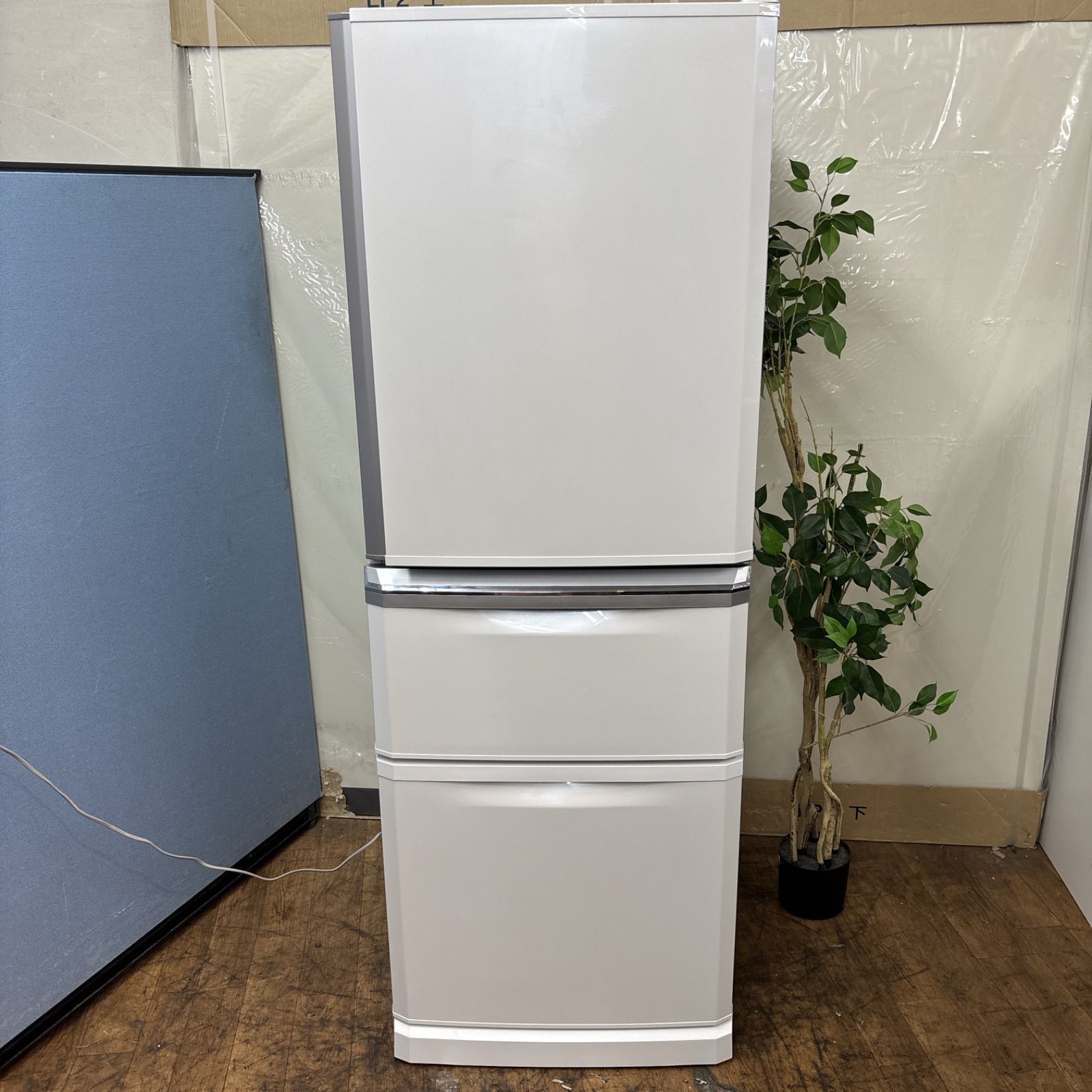 I307 ? 名古屋市近郊配送設置無料 MITSUBISHI 冷蔵庫 335L Cシリーズ パールホワイト 動作 済 クリーニング済