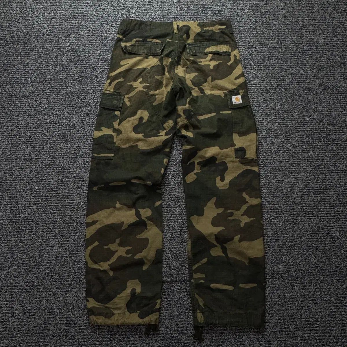 Carhartt(カーハート) wip 迷彩 カーゴパンツ