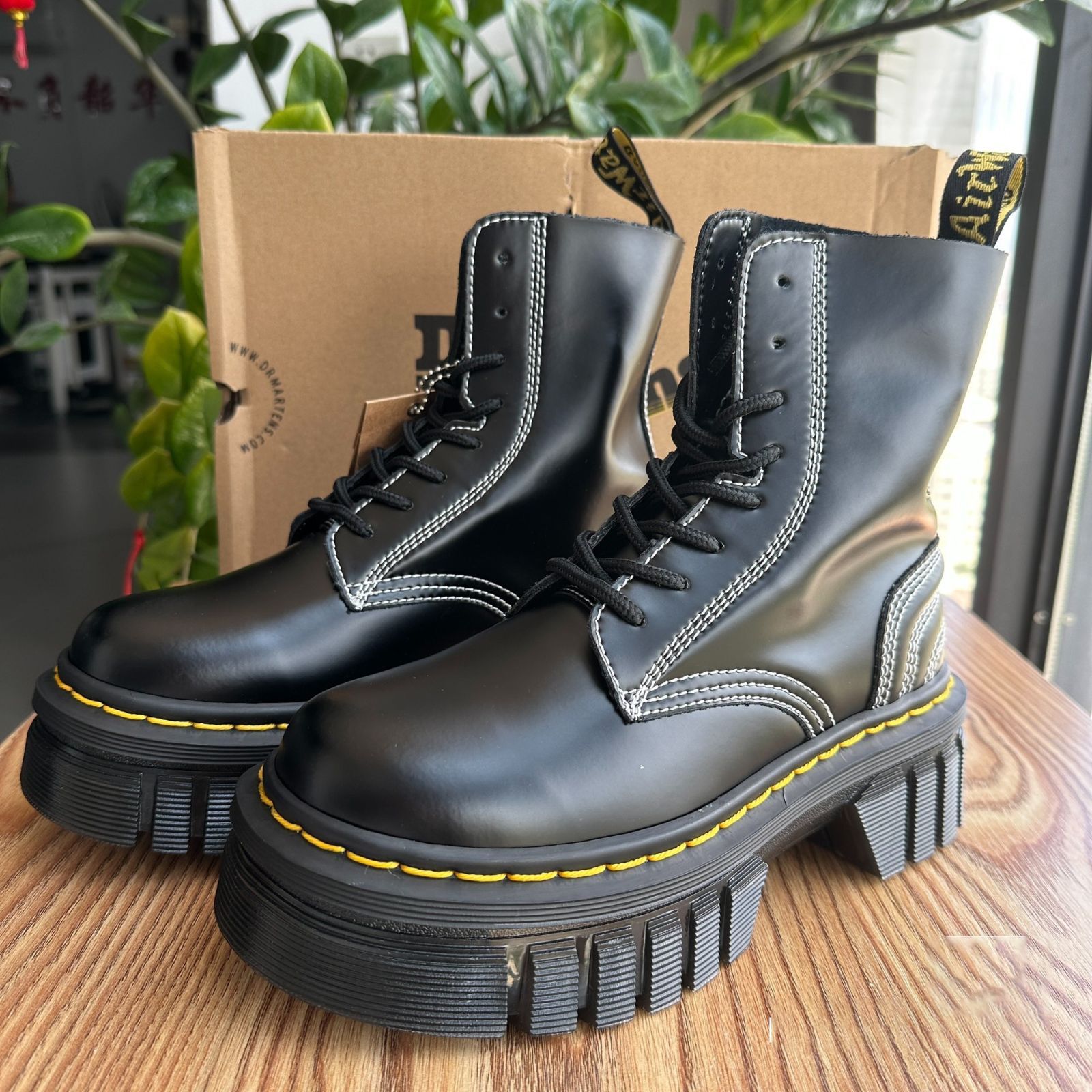 Dr.Martens ドクターマーチン 1460 厚底マーチンブーツ ジェイドン 8ホール - メルカリ