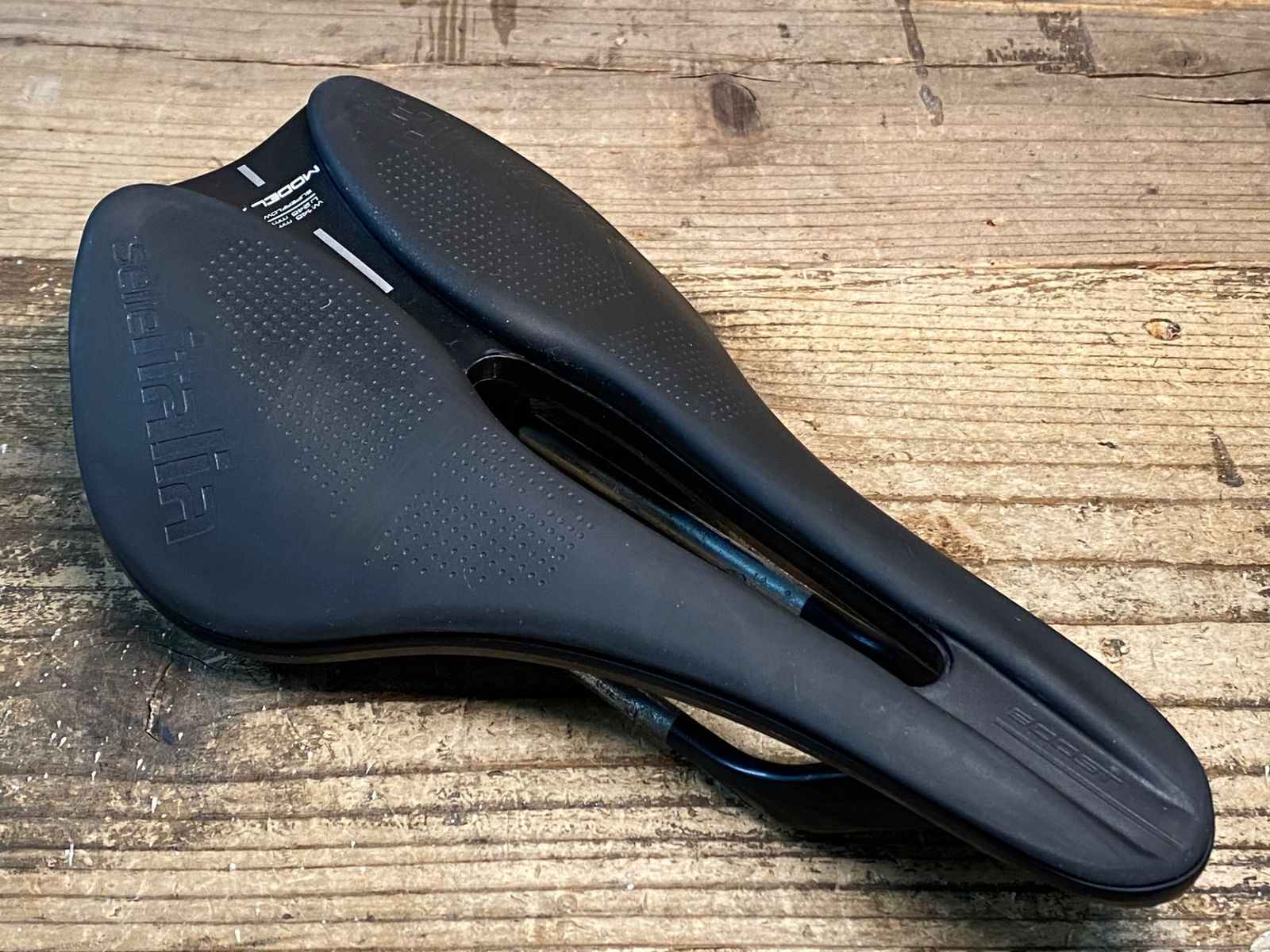 格安，SALE】 JC256 セライタリア selle italia MODEL X BOOST サドル