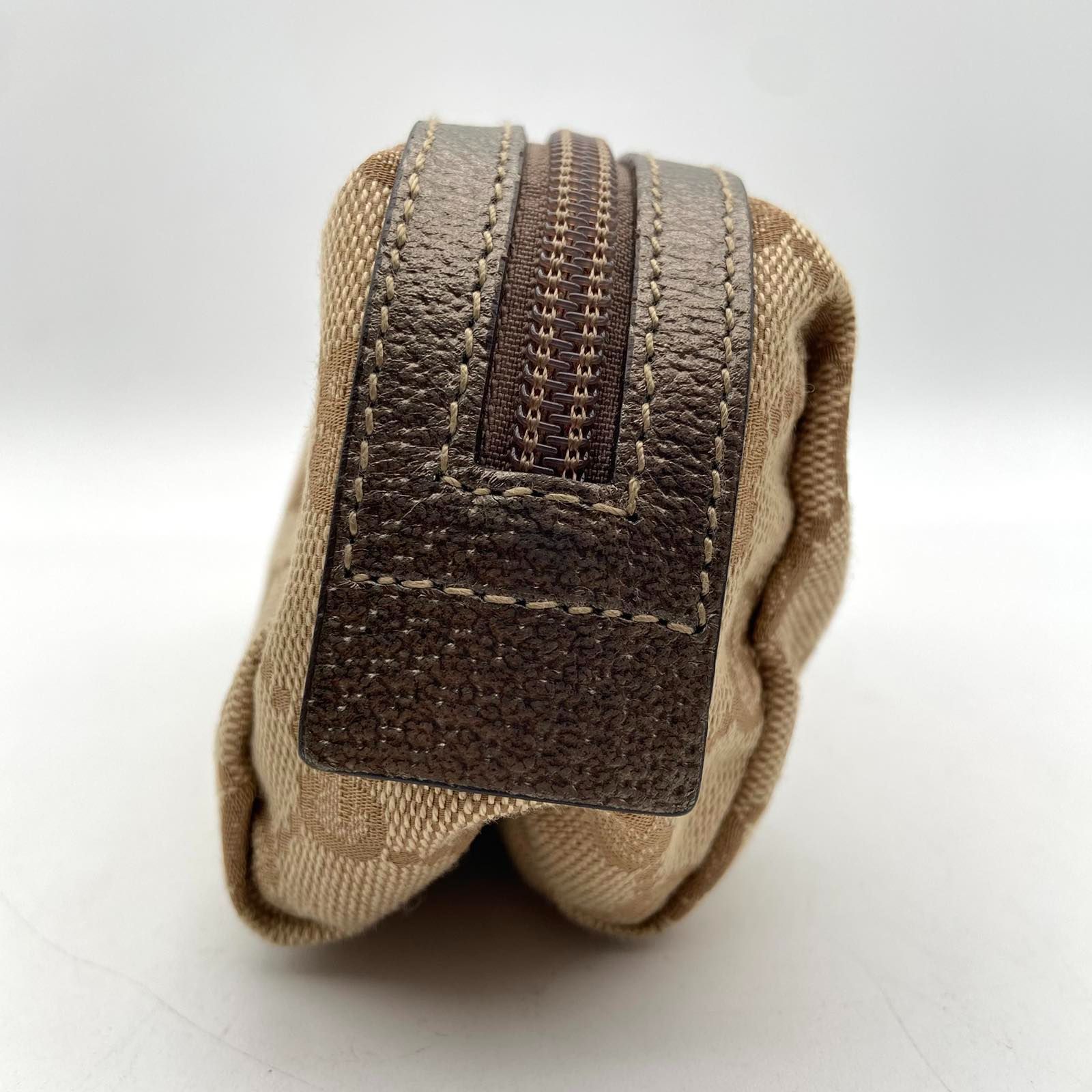GUCCI GGキャンバス　ポーチ　ベージュ　小物入れ　ロゴ　キャンバス GUCCI GGキャンバス ポーチ ベージュ 小物入れ ロゴ キャンバス