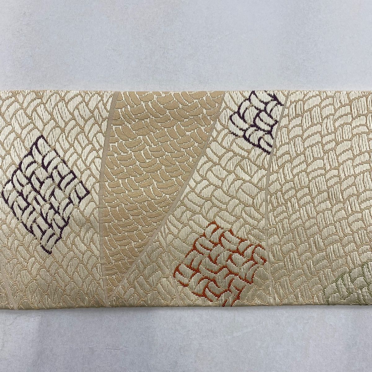 幾何学模様 刺繍