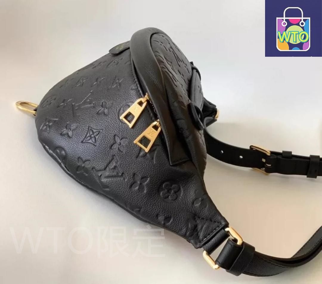 ブラックのスタイリッシュなショルダーバッグ