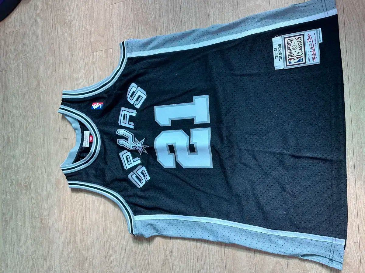 【雷市場（ポンジャン）商品韓国直送】 Mitchellandness（ミッチェルアンドネス） 正規品 バスケットボールジャージ サン アントニオ パルス 98 ー 99 チーム ダンカン large₍ラージ)