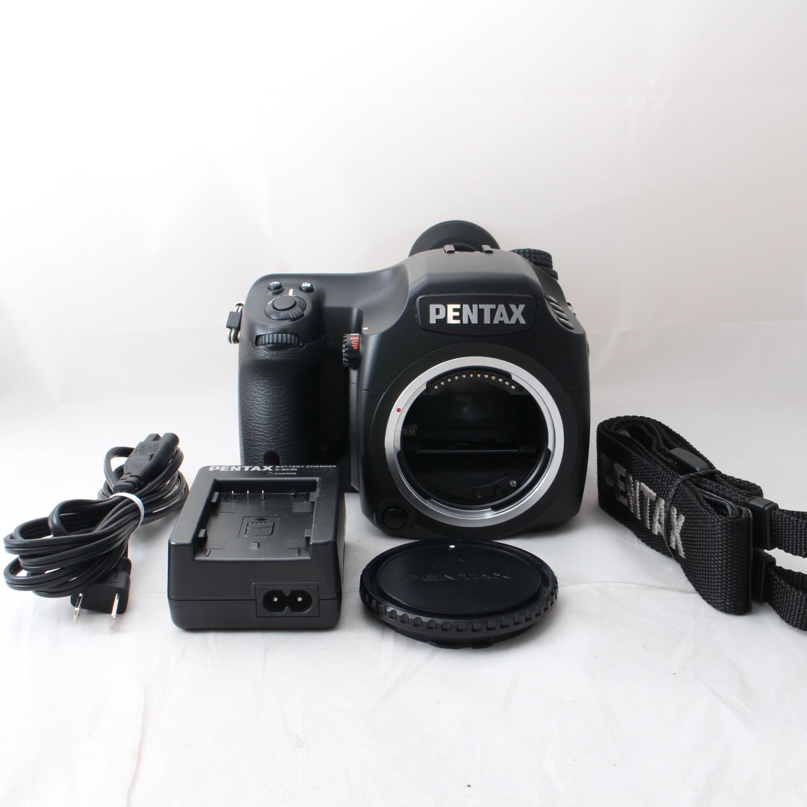 ☆美品・ショット数11615☆ PENTAX 645D ボディ ペンタックス 中判デジタル一眼レフカメラ 17974 #2720 - メルカリ