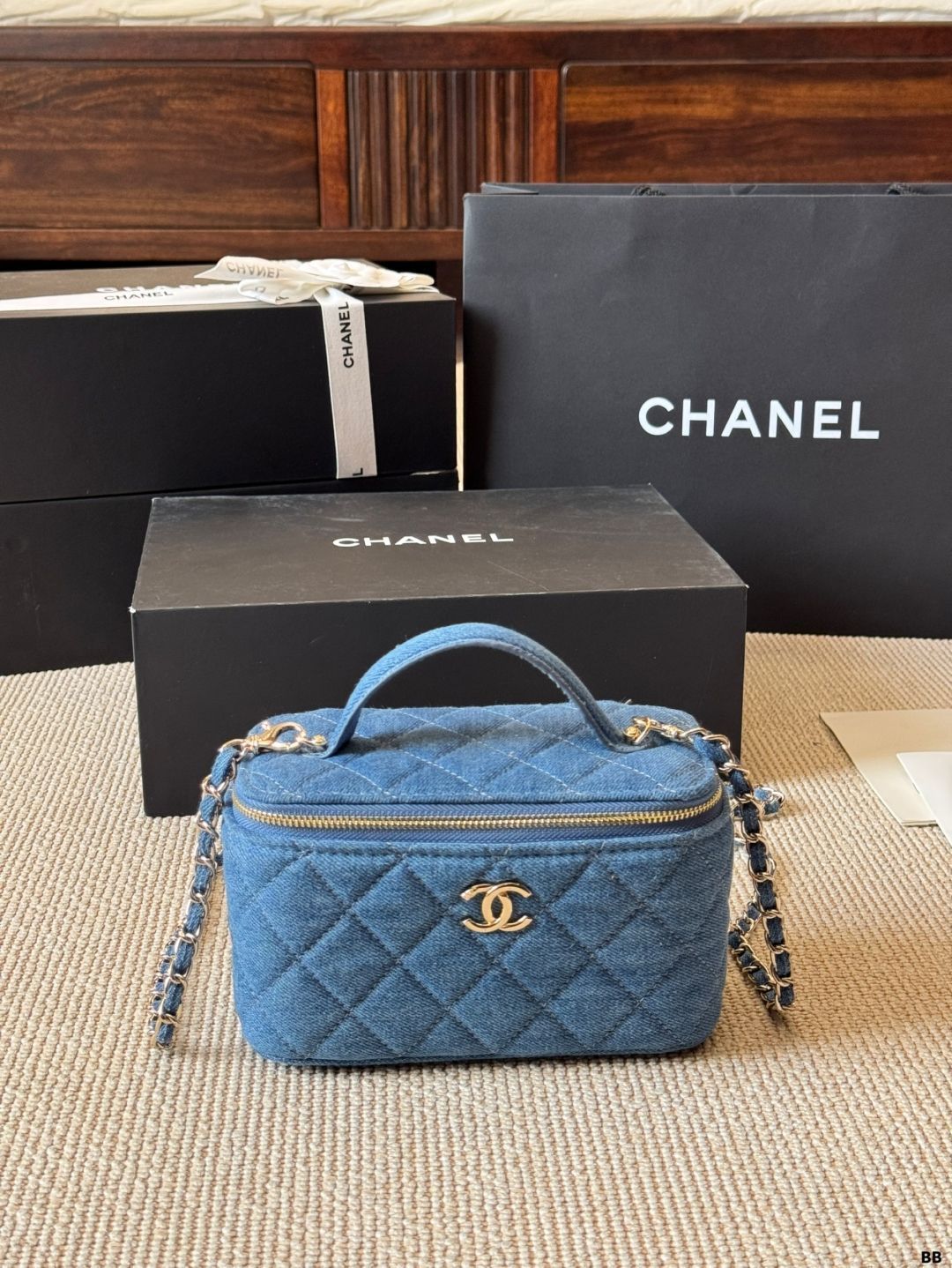 今日特価】Vintage Chanel デニム ボックスバッグ - メルカリ