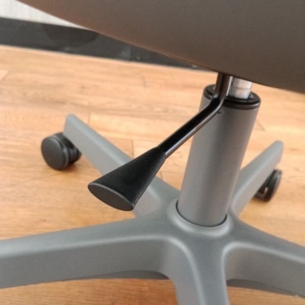 グレイッシュブルー