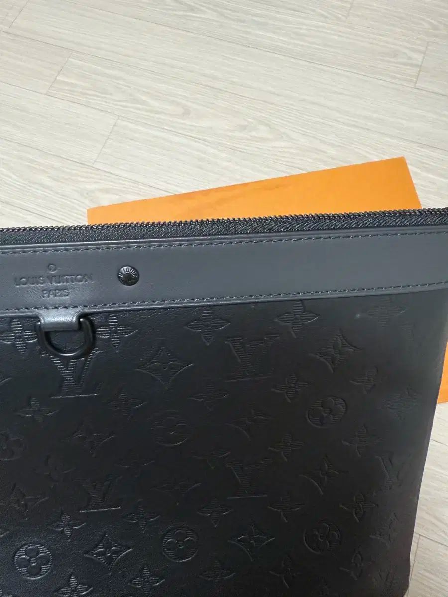 販売