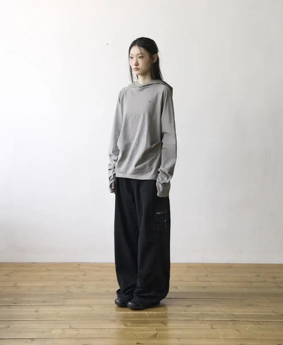 ザ コール オブ ディス モーメント フーディー ロングスリーブ グレー