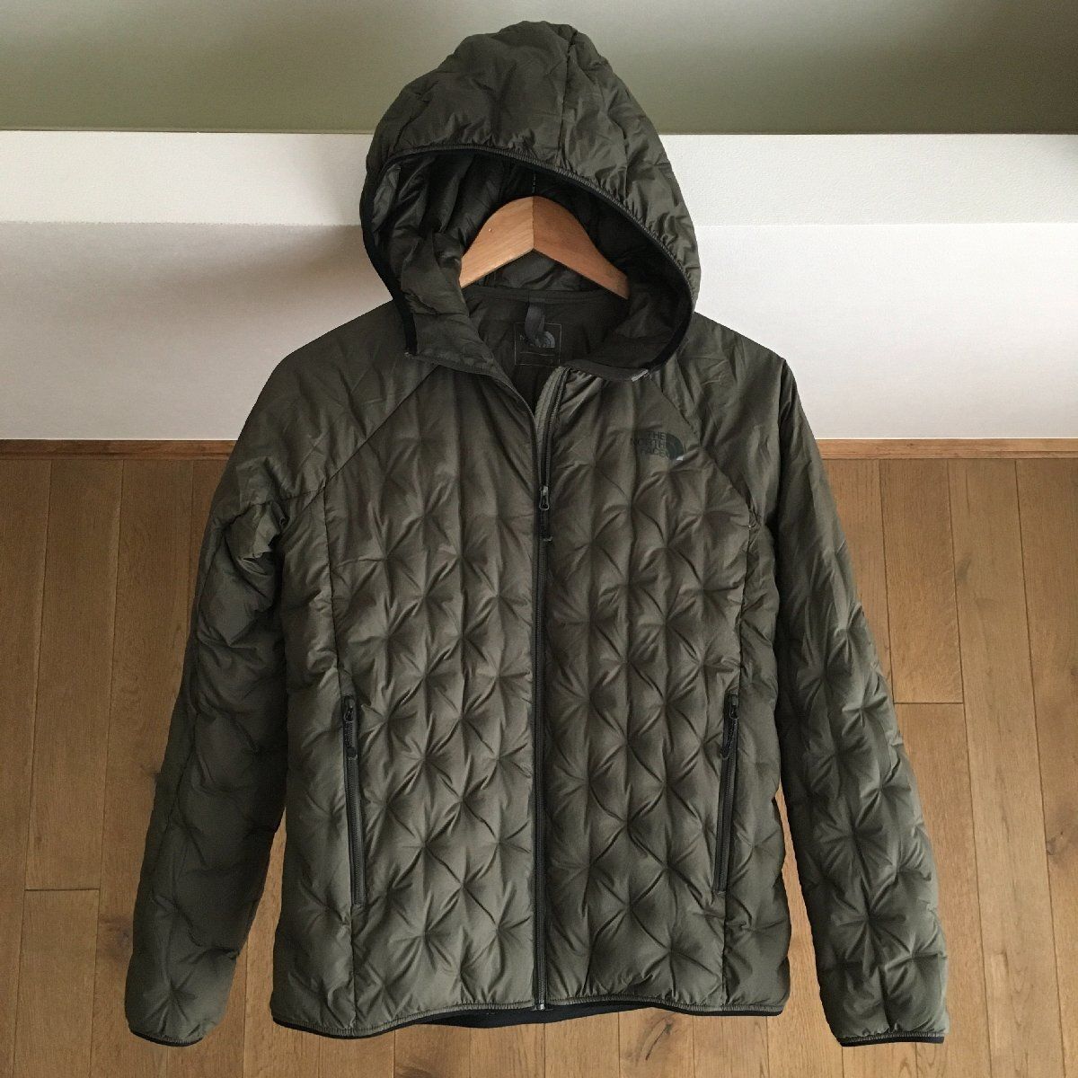 美品 THE NORTH FACE ノースフェイス アストロ ライト フーディ 