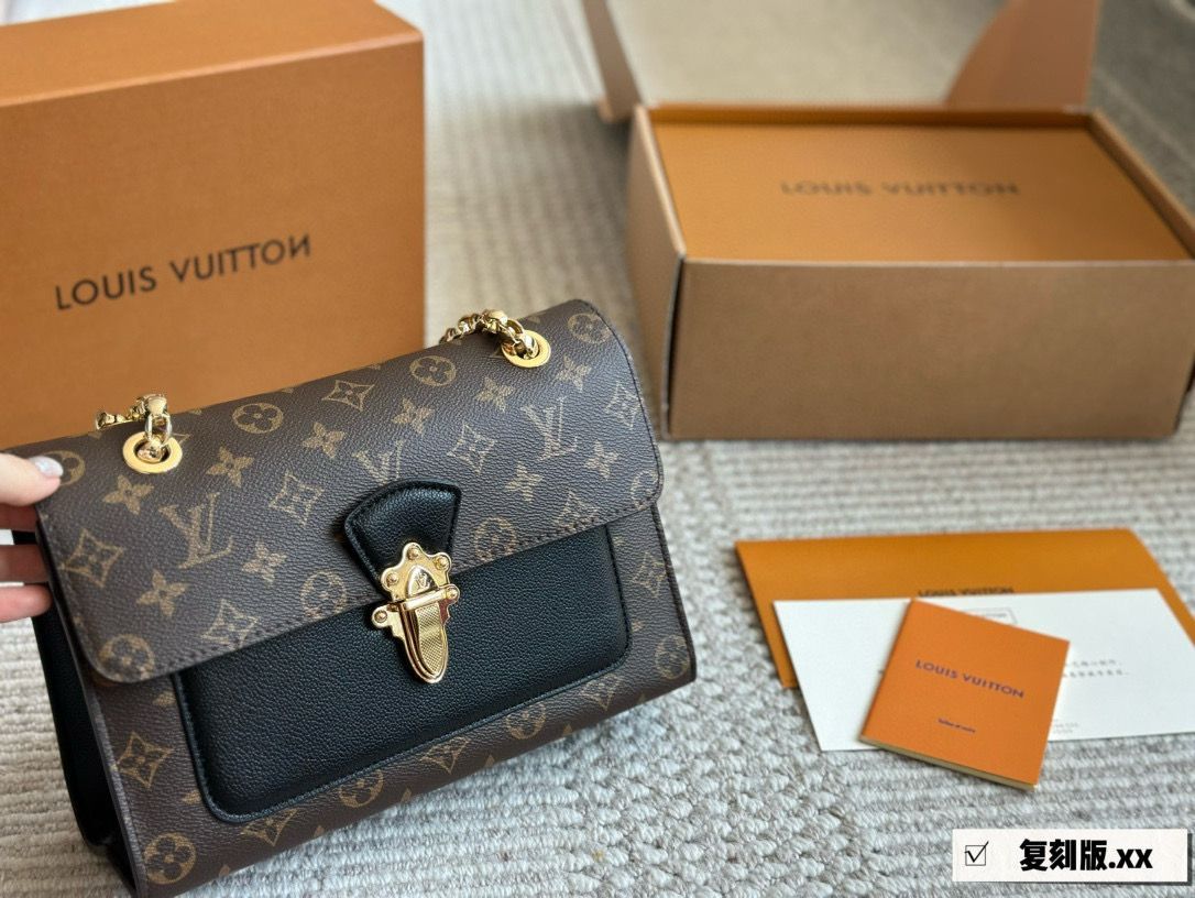 LOUIS VUITTON ヴィクトワール バッグ ? 26×17×9cm |
