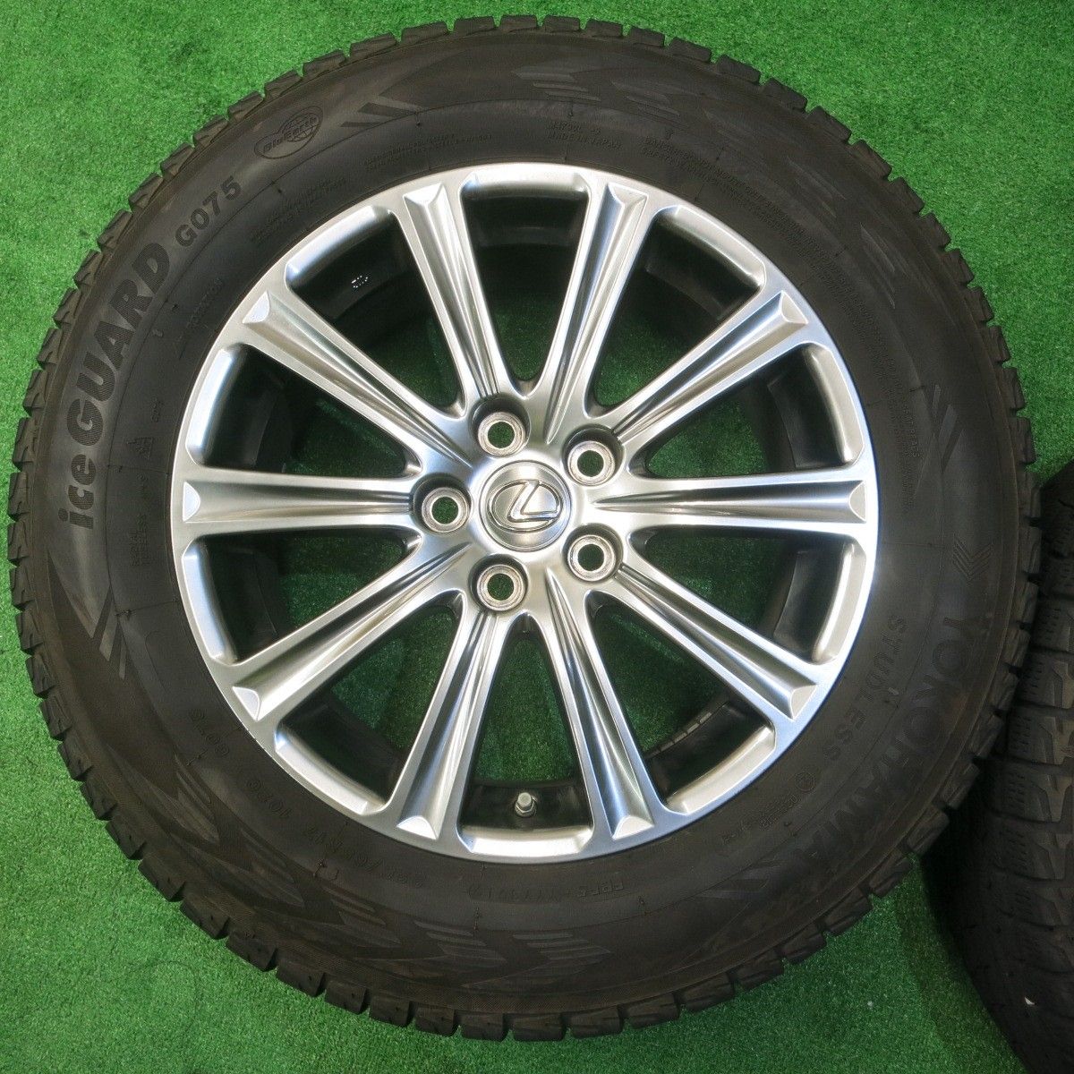 センサー付！キレイ☆レクサス NX 純正 225/65R17 スタッドレス 