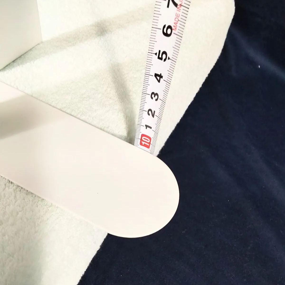 厚さ 約9.0cm
