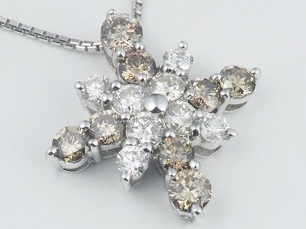 ダイヤモンド/ クロスデザイン ネックレス  美品   質