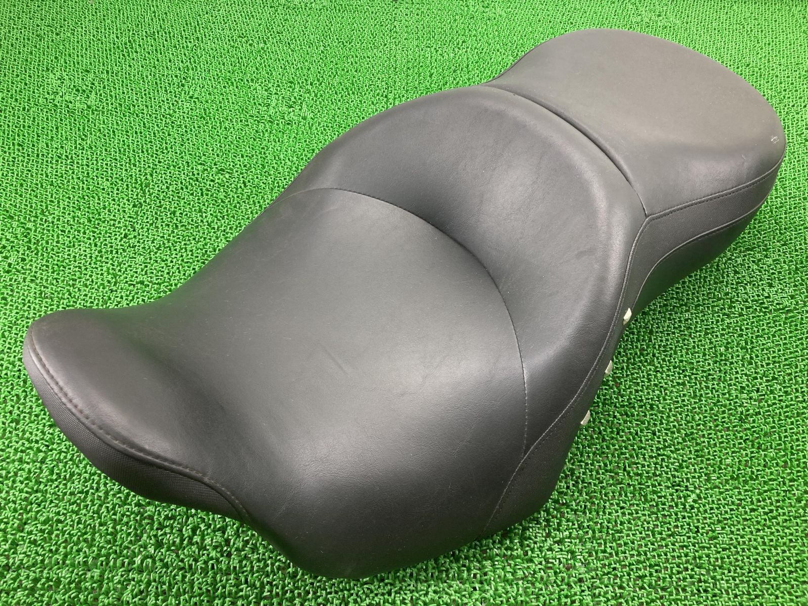 FLHR1580 シート 23672 ハーレー 純正 中古 09年～13年 ロードキング ツーリング 修復素材や張替えベースに ノーマルリーチシート