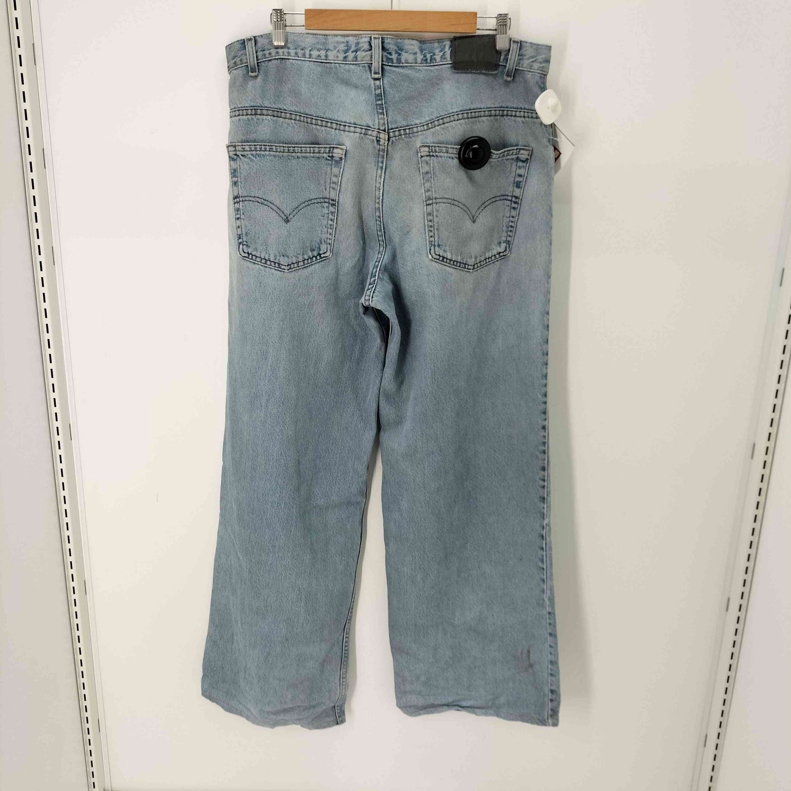 Levis(リーバイス) 98年製 SILVERTAB/シルバータブ MASSIVE マッシブ バギーデニム メンズ  W36/L36【中古】【ブランド古着バズストア】 リーバイス Levis 98年製 SILVERTAB/シルバータブ MASSIVE マッシブ