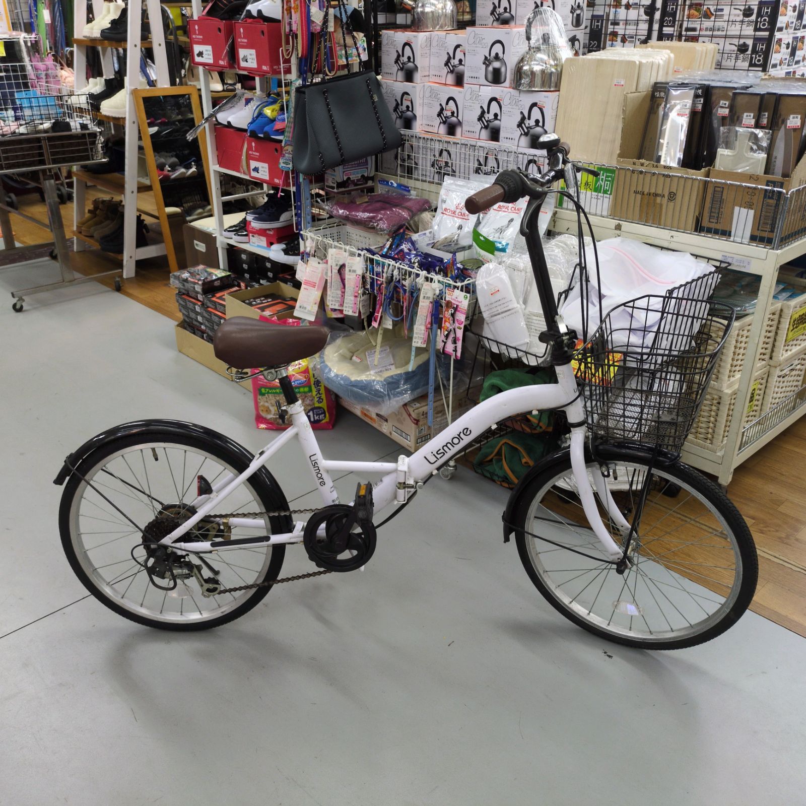 J552 ☆サビキズ使用感☆折りたたみ自転車☆Lismore☆6段☆20インチ J552 ☆サビキズ使用感☆折りたたみ自転車☆Lismore☆6段☆20インチ