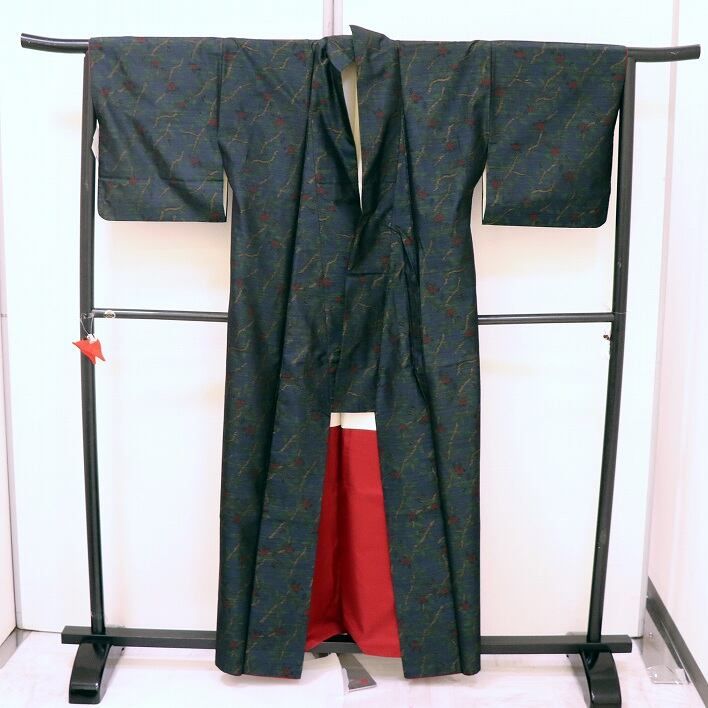 平和屋本店□極上 都喜ヱ門 本場大島紬 白大島 藤絹織物謹製 春を  