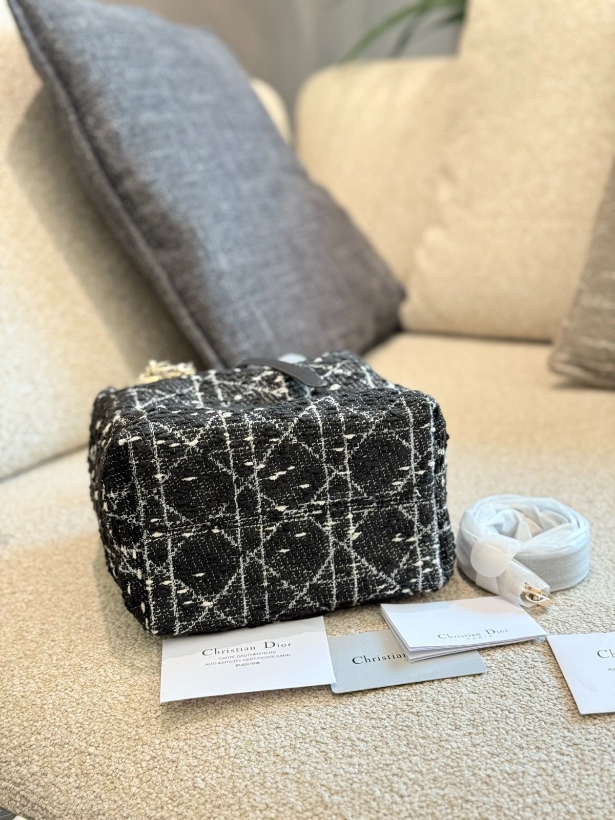 今日特価】Dior Toujours Vertical Small Tote ディオール トゥ