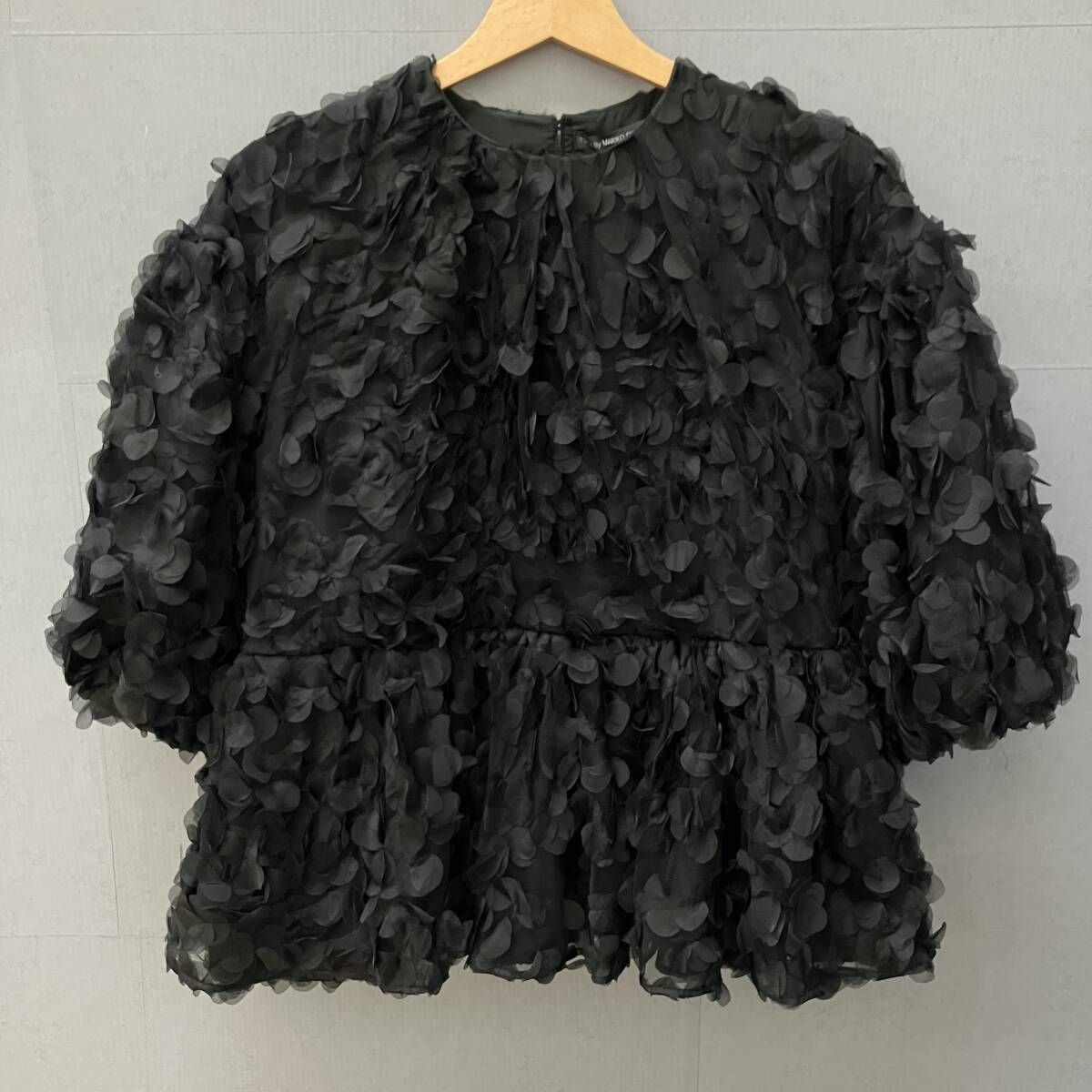 TURU by MARIKO OIKAWA 半袖 BL-1238480 ブラック ボリューミー