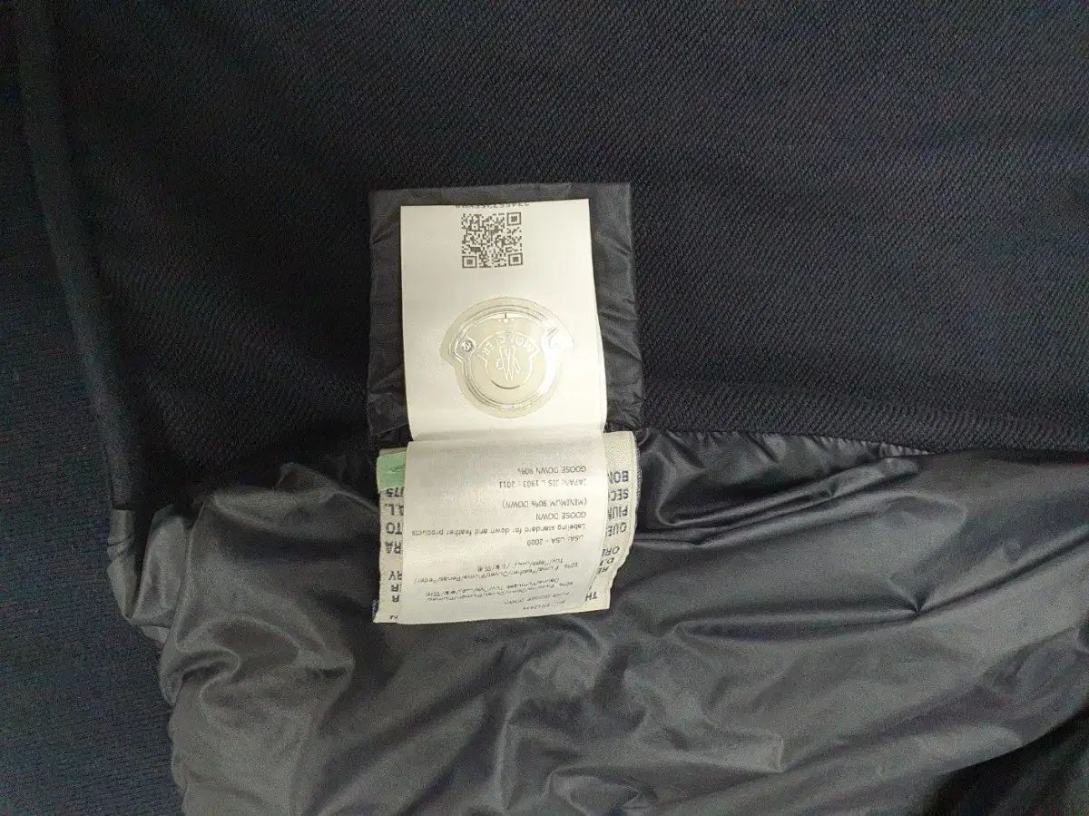 MONCLER フード付きダウンベスト ネイビー　トリコロール　サイズ4 XL 楽天市場】【MONCLER(モンクレール)BERRE/ベール/ベッレ/2014