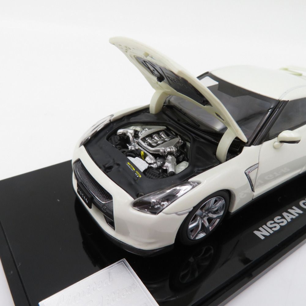 京商1/43 ニッサン GT-R R35 ボンネット・トランク開閉モデル 1/43 ニッサン GT-R R35 ボンネット・トランク開閉モデル