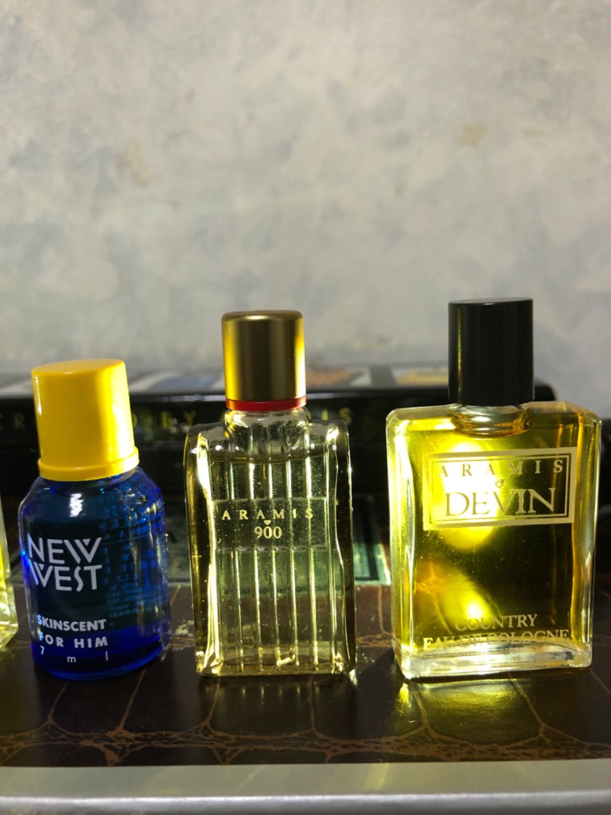 未使用 アラミス900 ヘアトニック 100ml 2本セット アラミス900ハーバルヘアトニック 100ml未使用 - メルカリ
