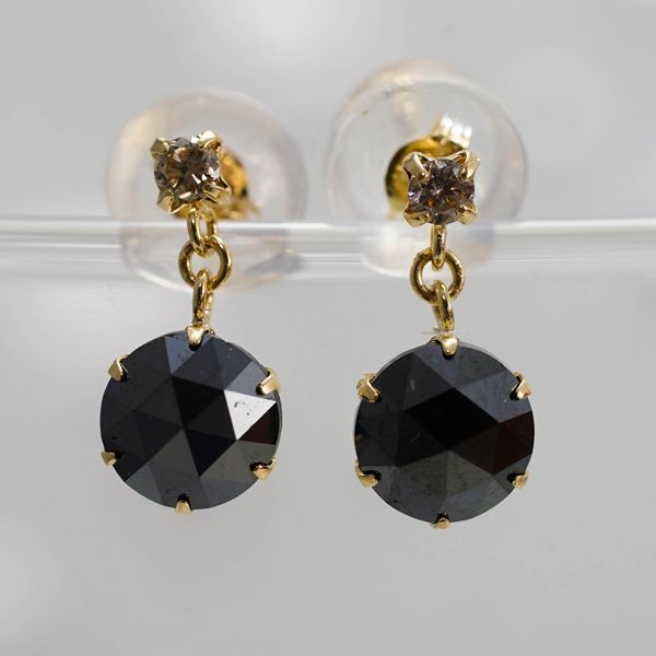 K18ブラックダイヤモンド1ctピアス(ブラタイプ) ダイヤモンド0.07ct 