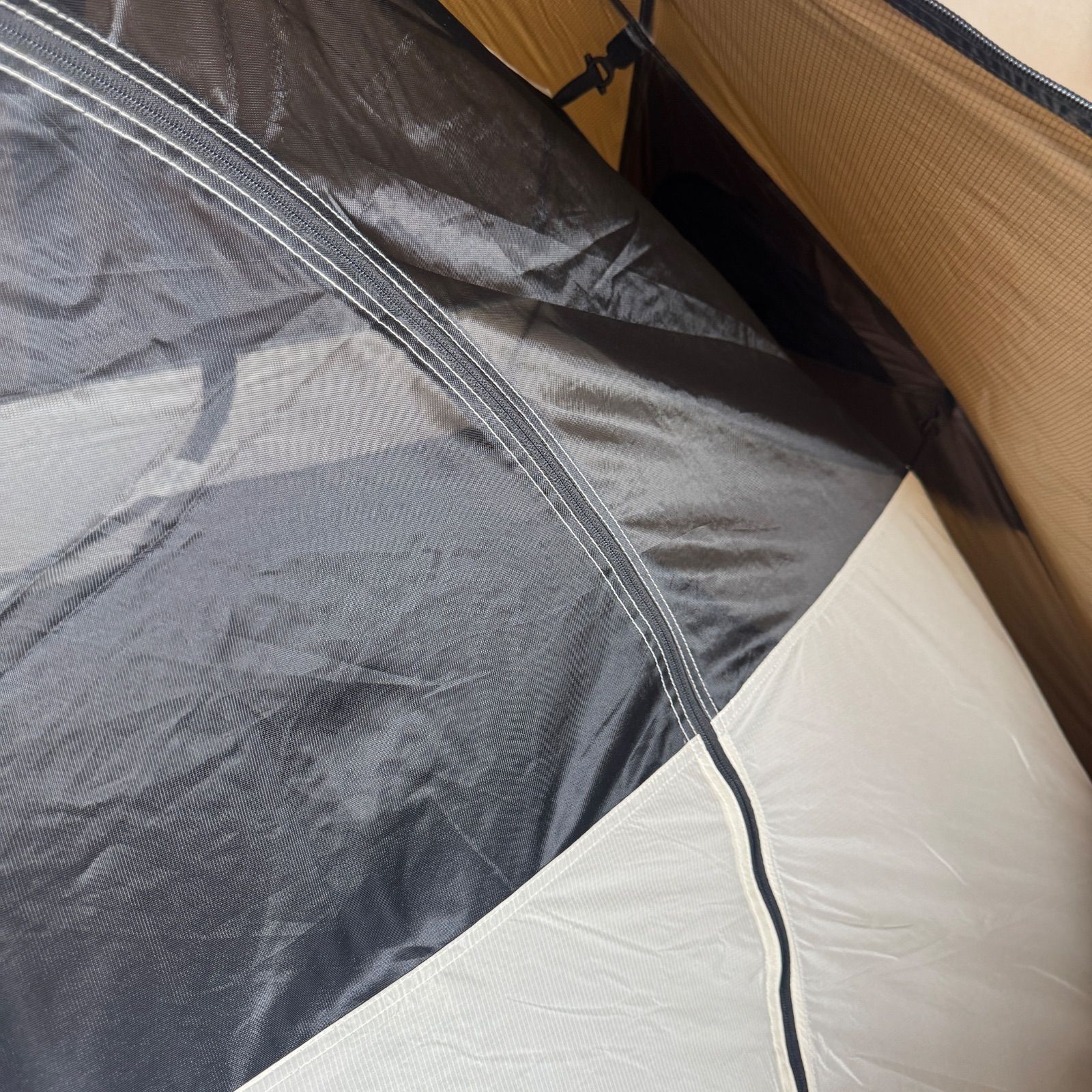 キャンプ 広い前室