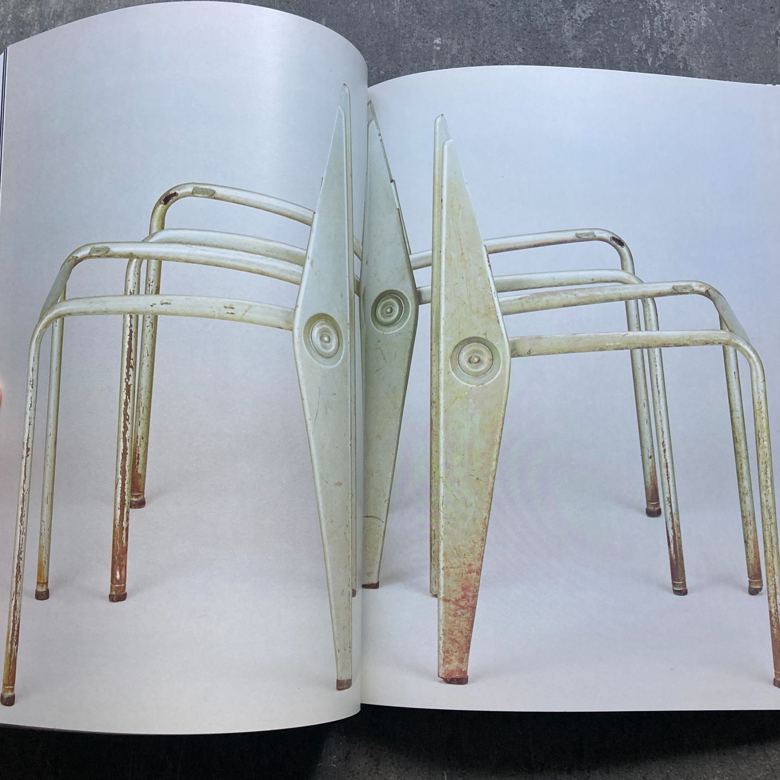 Jean Prouve : Furniture（ジャン・プルーヴェ） 家具 作品集 【公式通販】