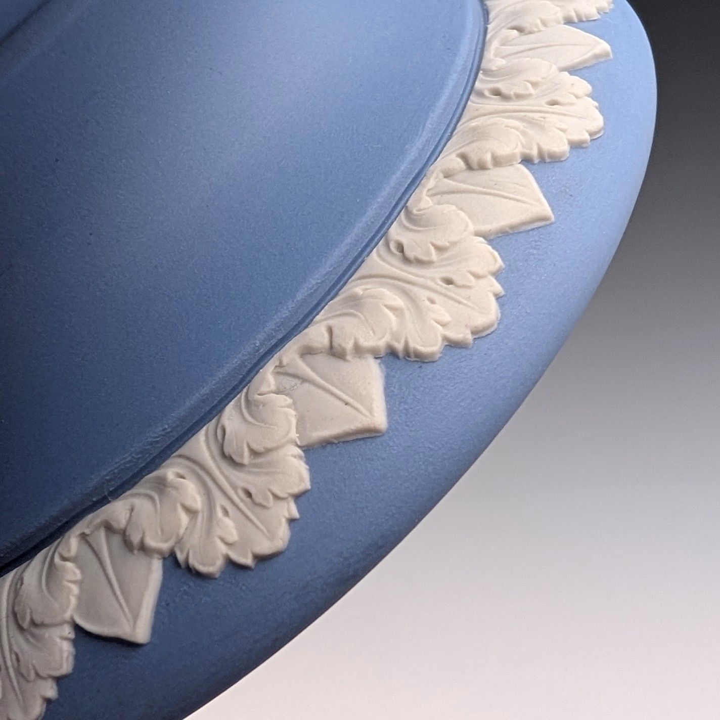 脚付き大型ボウル ペールブルー