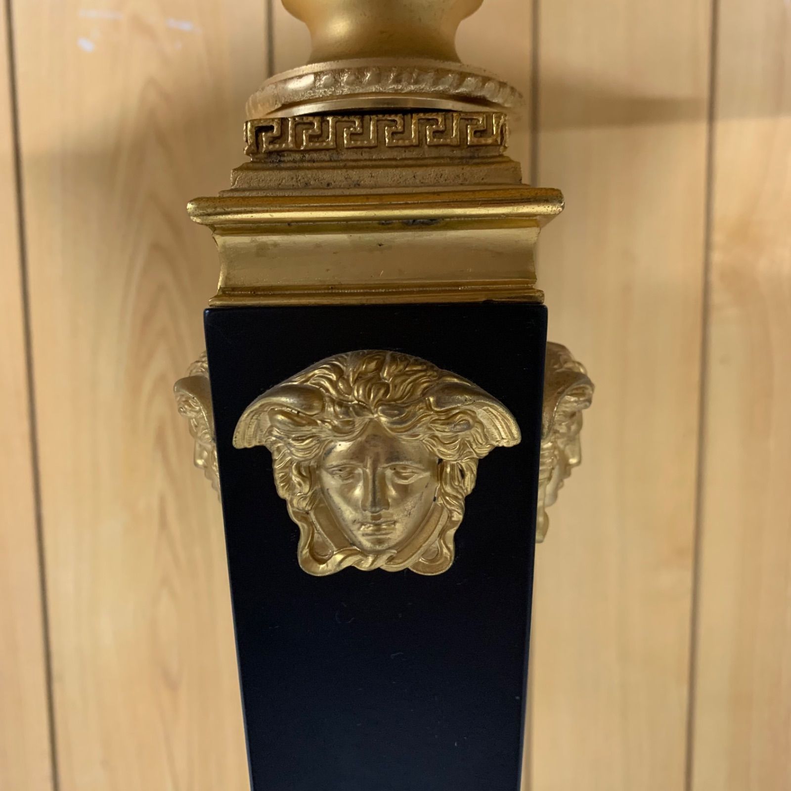 VERSACE ヴェルサーチ アンティーク ライト メデューサ - メルカリ