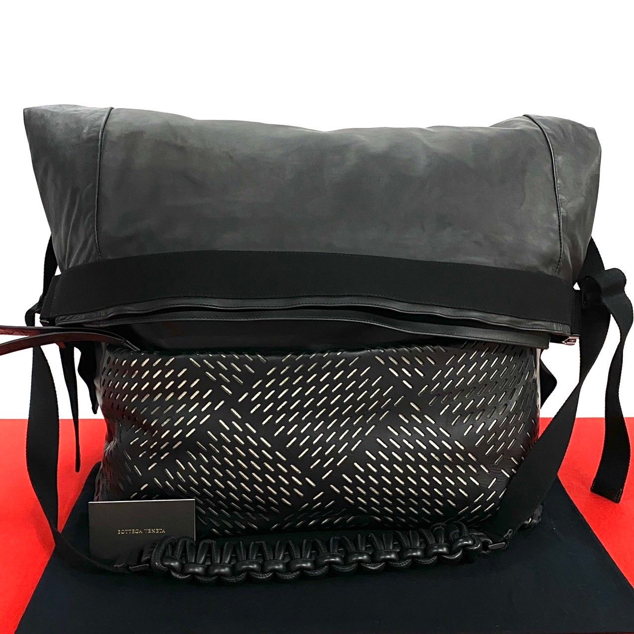 BOTTEGA VENETA(ボッテガヴェネタ) ウエストポーチ イントレチャート